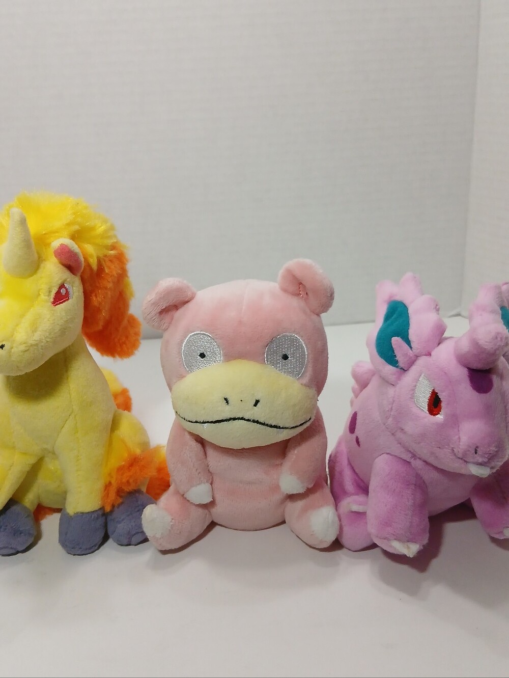 Pokémon Center Sitting Cuties Lot Slowpoke Rapidash Nidoran Pokemon